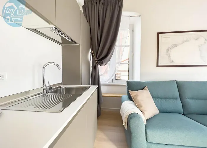 Corridoni 2e Tirabora Short Rent Апартаменти